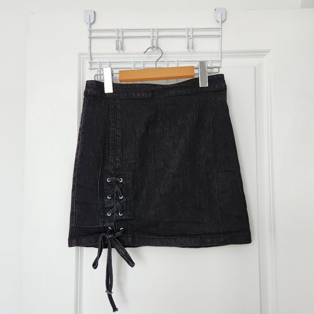 BLACK MINI SKIRT - SMALL- SIMONS